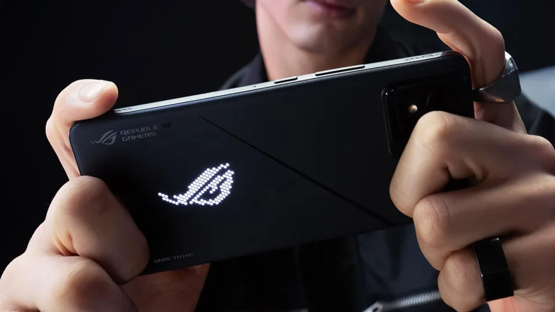 ASUS ROG Phone 8 Pro svetta nelle classifiche AnTuTu